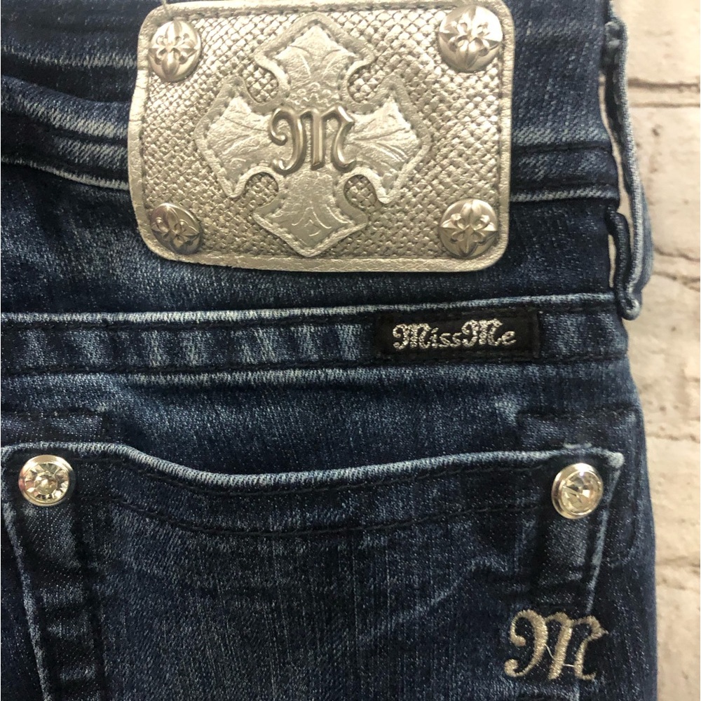 ❌SOLD❌Miss Me❤️‍🔥Mid-Rise Boot Cut-Bejeweled❤️‍🔥Measurements in Pics❤️‍🔥 - Picture 9 of 16